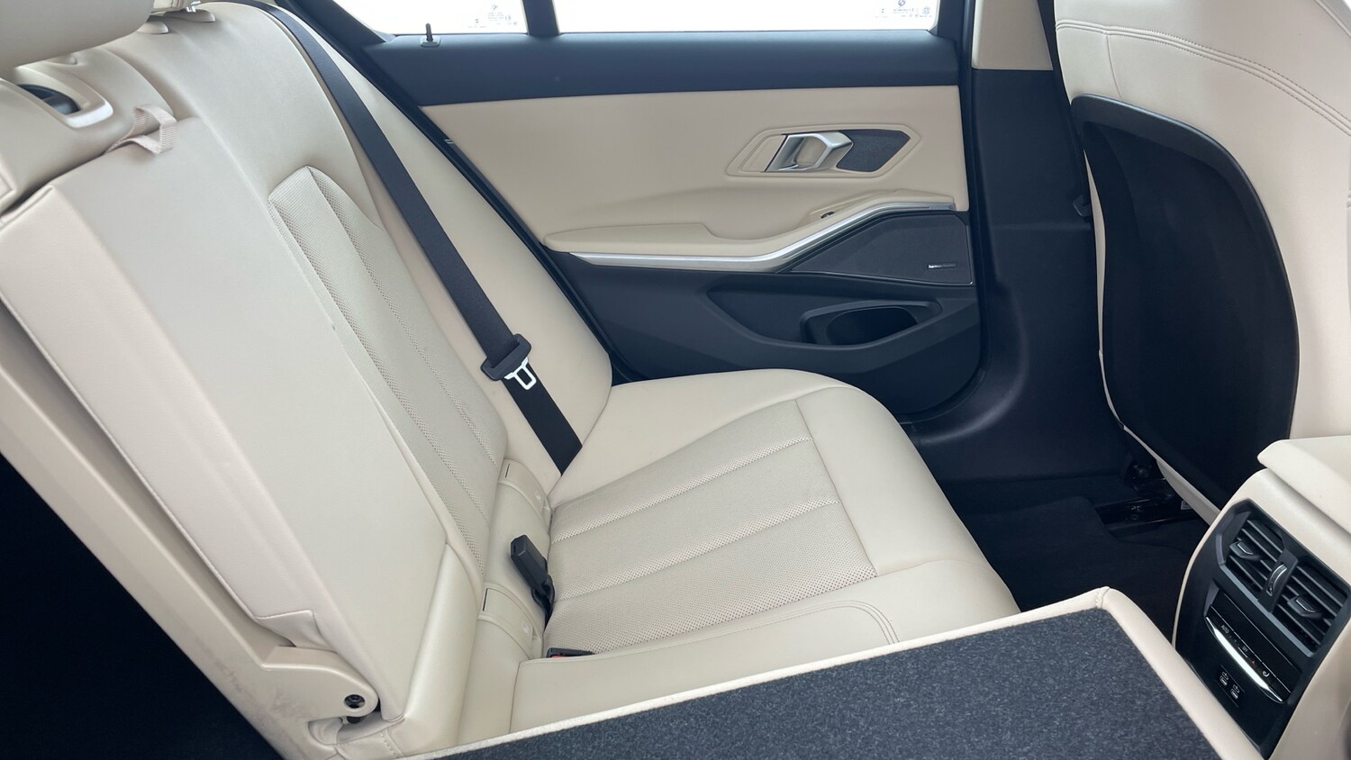 Used BMW 3 Series 2024 for sale - 78144184: Photo 45