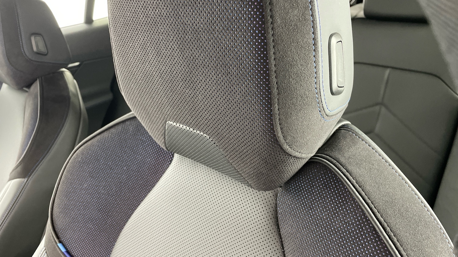 Used BMW 5 Series 2024 for sale - 76637279: Photo 32