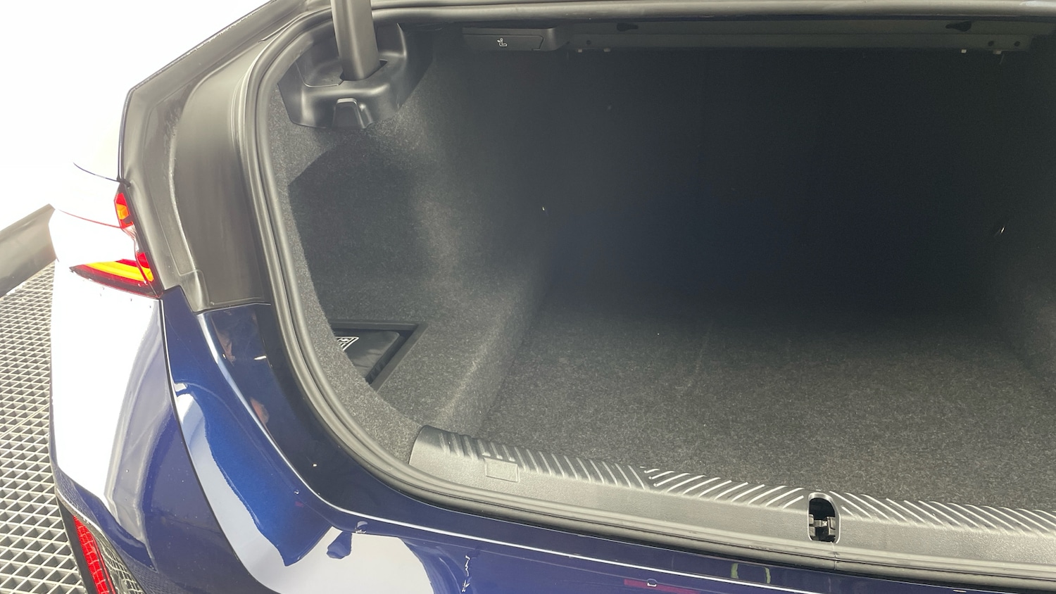 Used BMW 5 Series 2024 for sale - 76637279: Photo 39