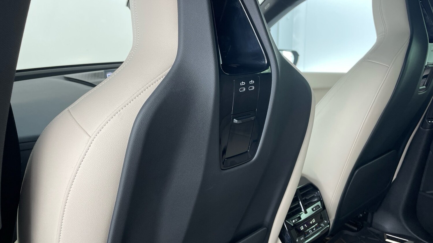 Used BMW iX 2022 for sale - 76598840: Photo 32