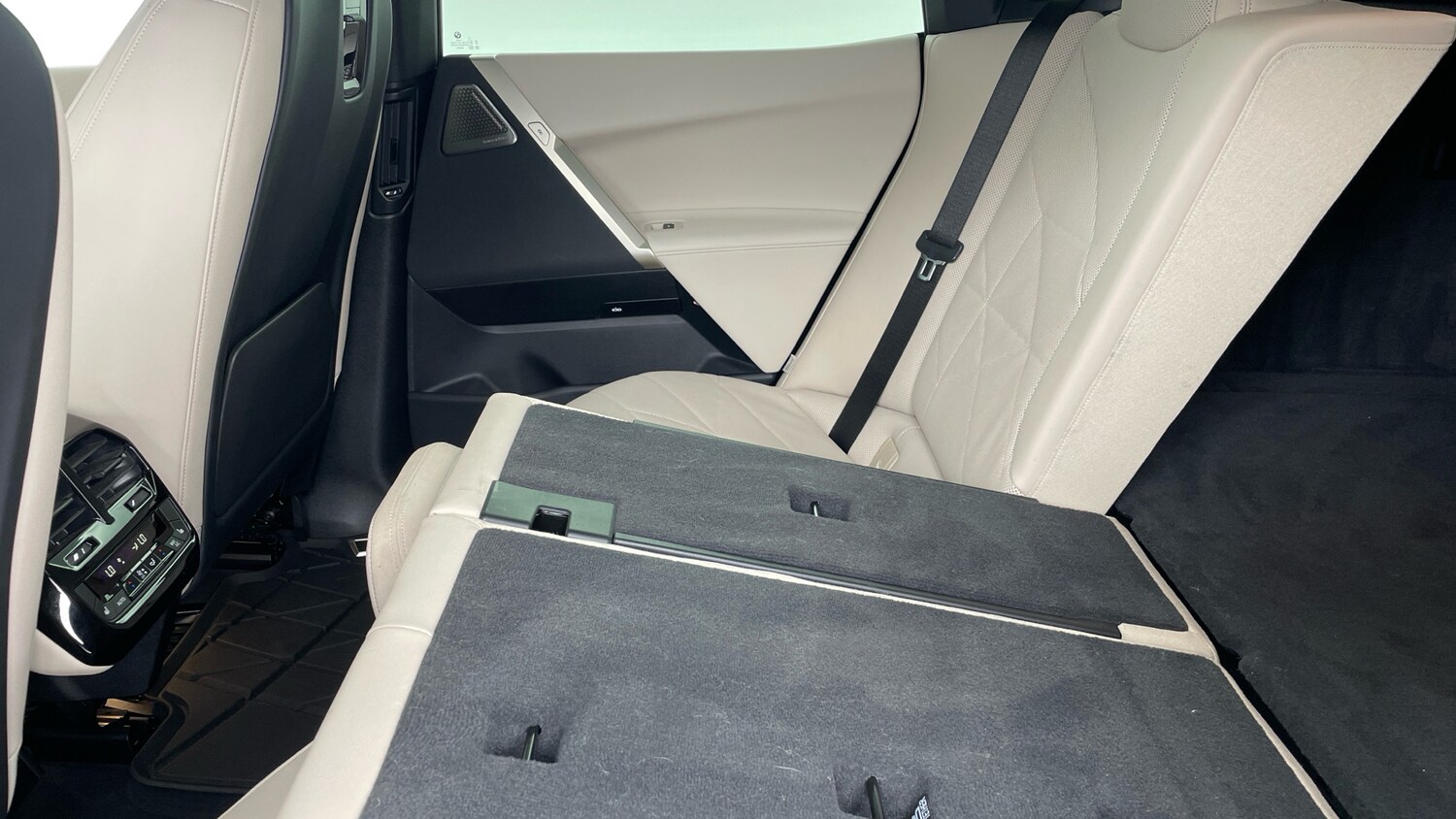 Used BMW iX 2022 for sale - 76598840: Photo 39