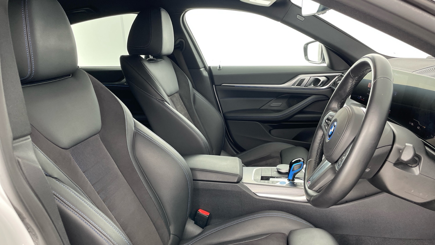 Used BMW i4 2022 for sale - 77975361: Photo 11