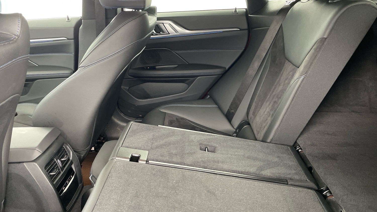 Used BMW i4 2022 for sale - 77450275: Photo 39