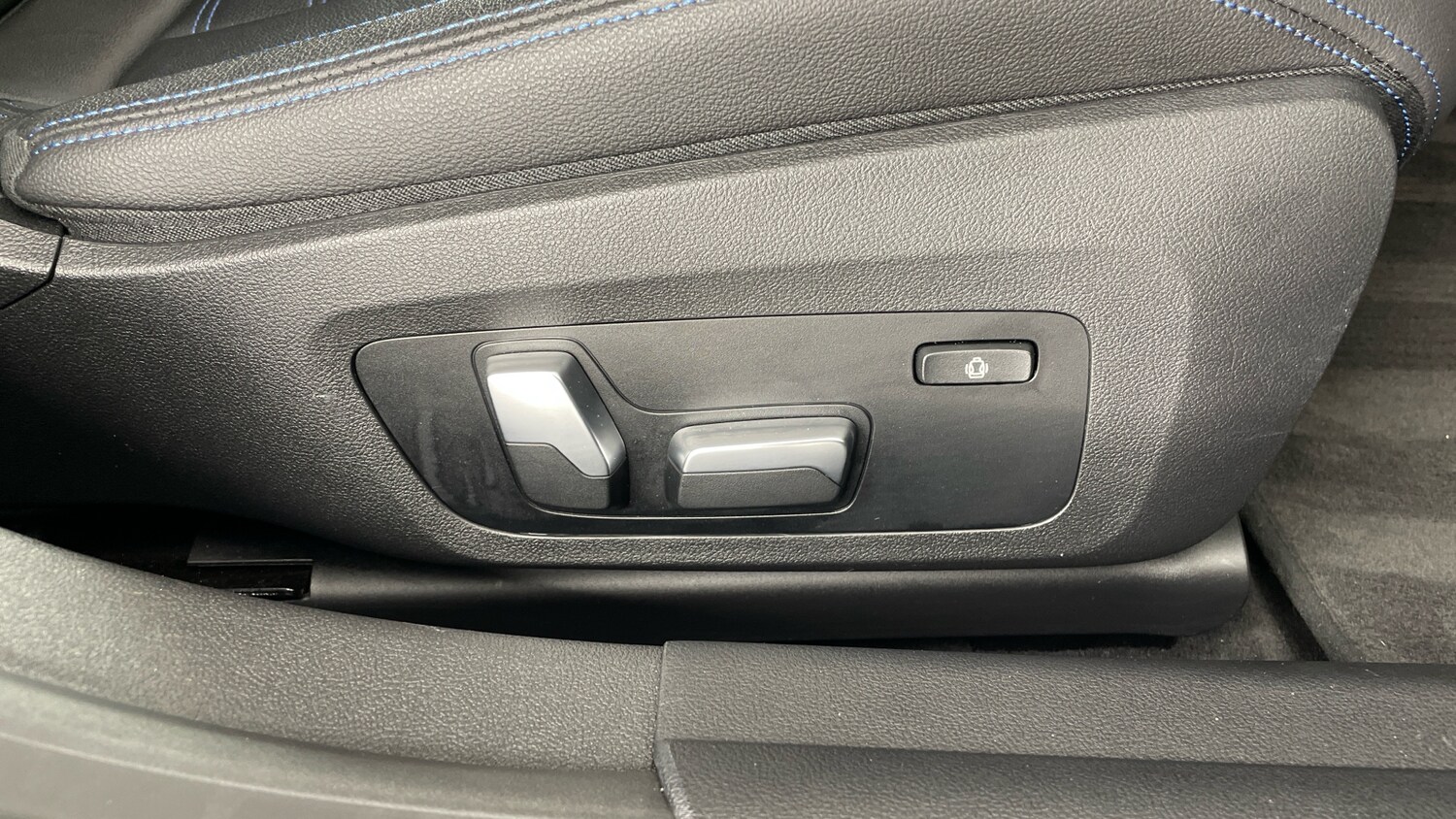 Used BMW i4 2023 for sale - 77508349: Photo 55