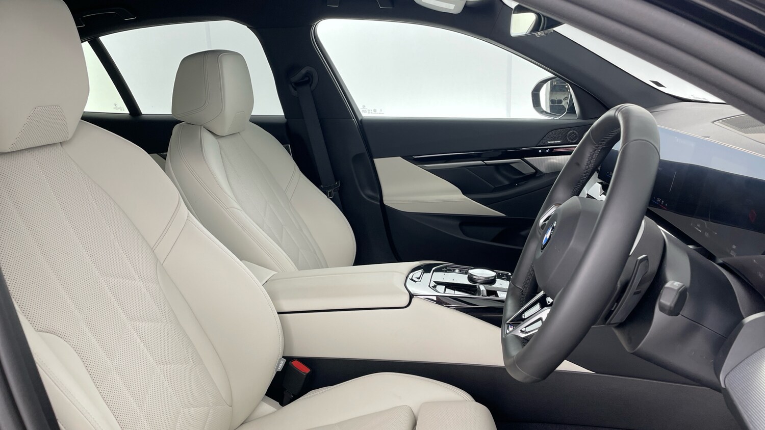 Used BMW 5 Series 2024 for sale - 76157031: Photo 11