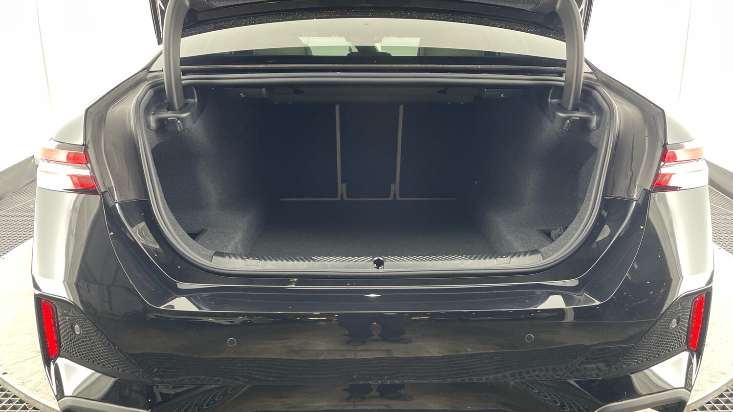 Used BMW 5 Series 2024 for sale - 76157031: Photo 13