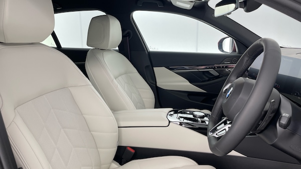 Used BMW 5 Series 2025 for sale - 76184303: Photo 11