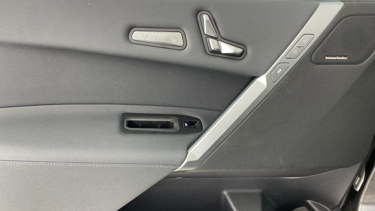 Used BMW iX 2025 for sale - 77775003: Photo 27