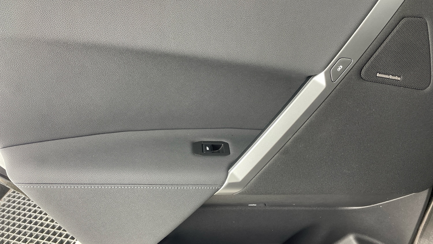 Used BMW iX 2025 for sale - 77775003: Photo 31