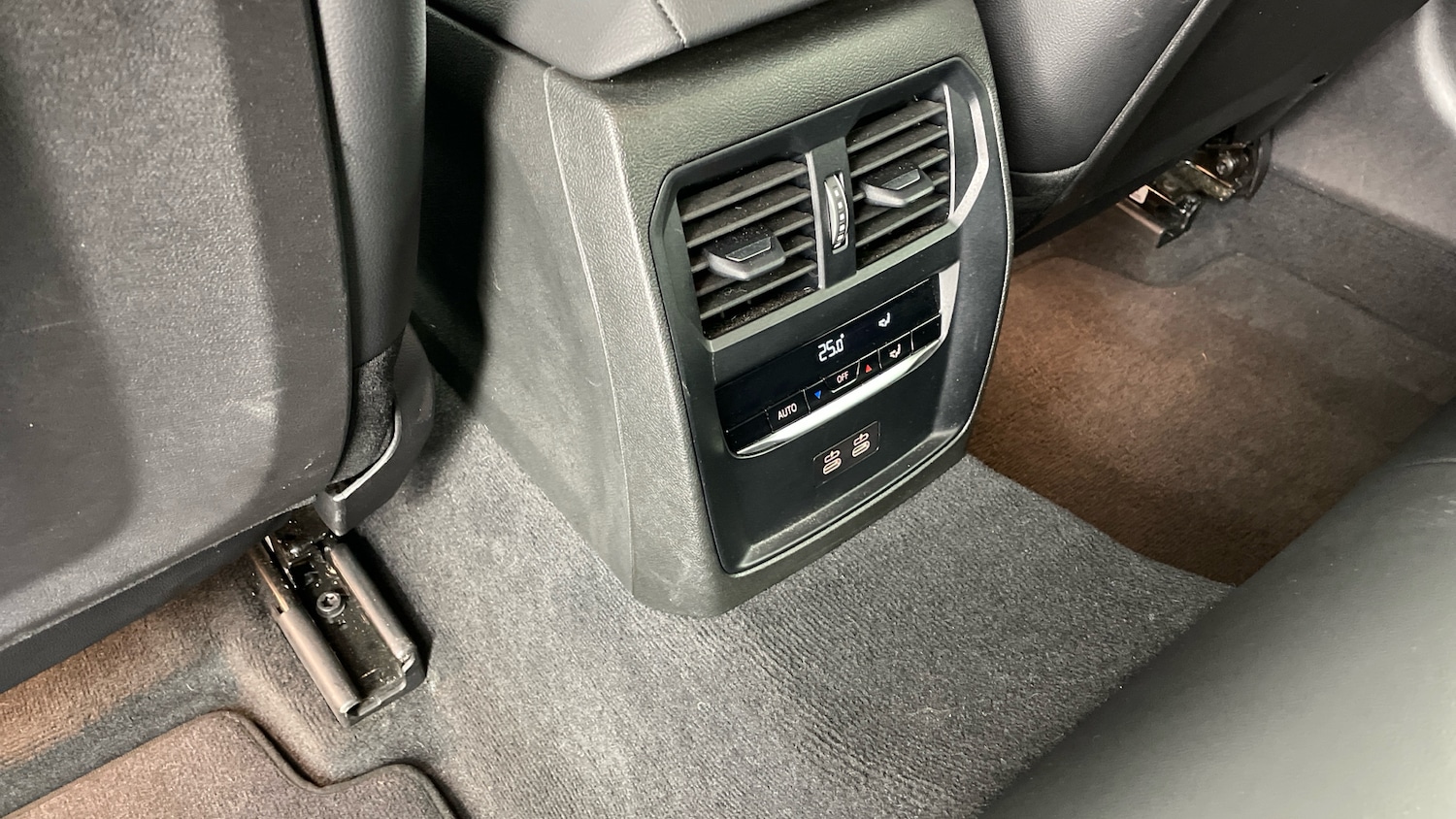 Used BMW 3 Series 2024 for sale - 77718500: Photo 32