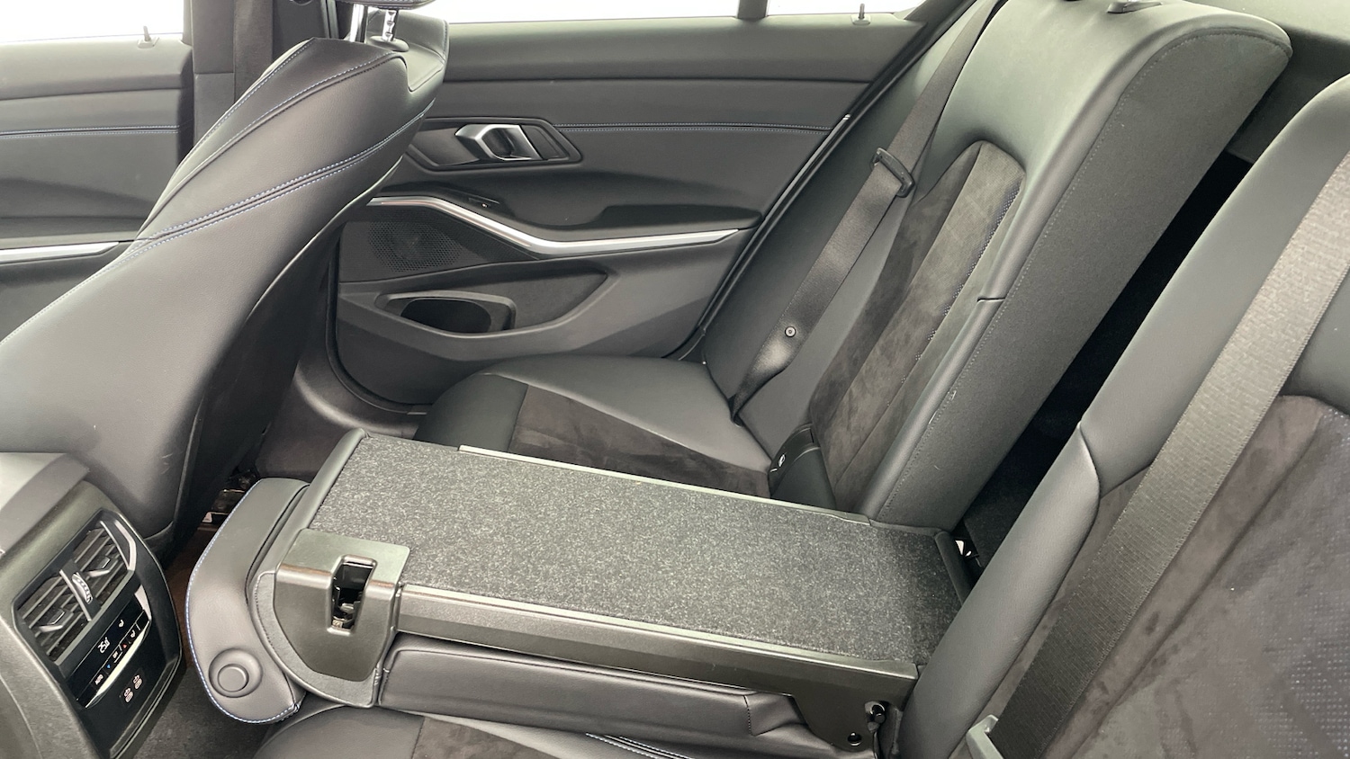 Used BMW 3 Series 2024 for sale - 77718500: Photo 36