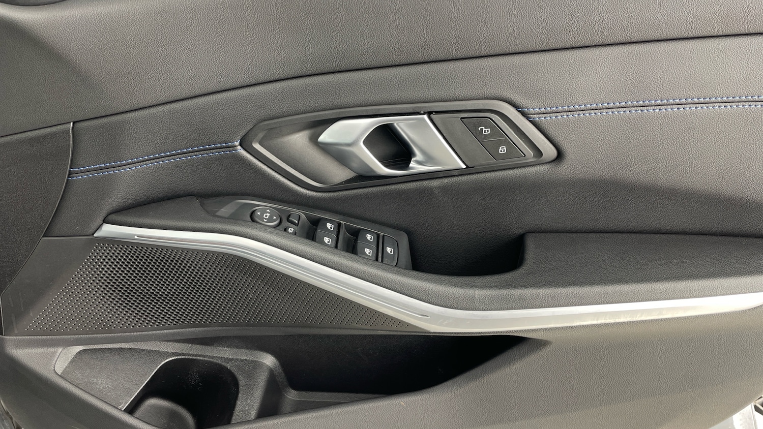 Used BMW 3 Series 2024 for sale - 77718500: Photo 47