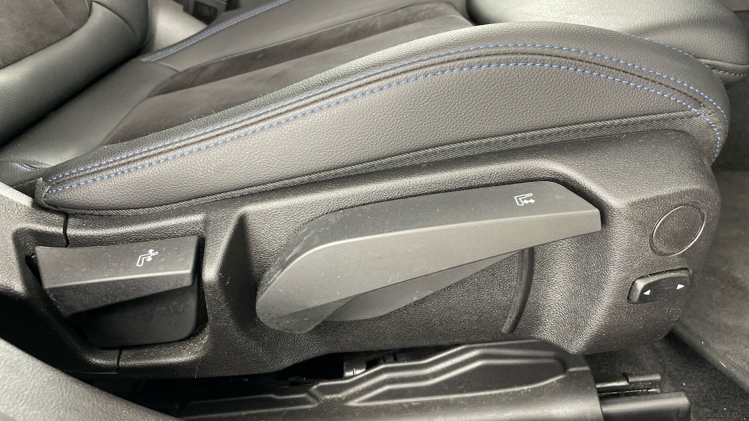 Used BMW 3 Series 2024 for sale - 77718500: Photo 48