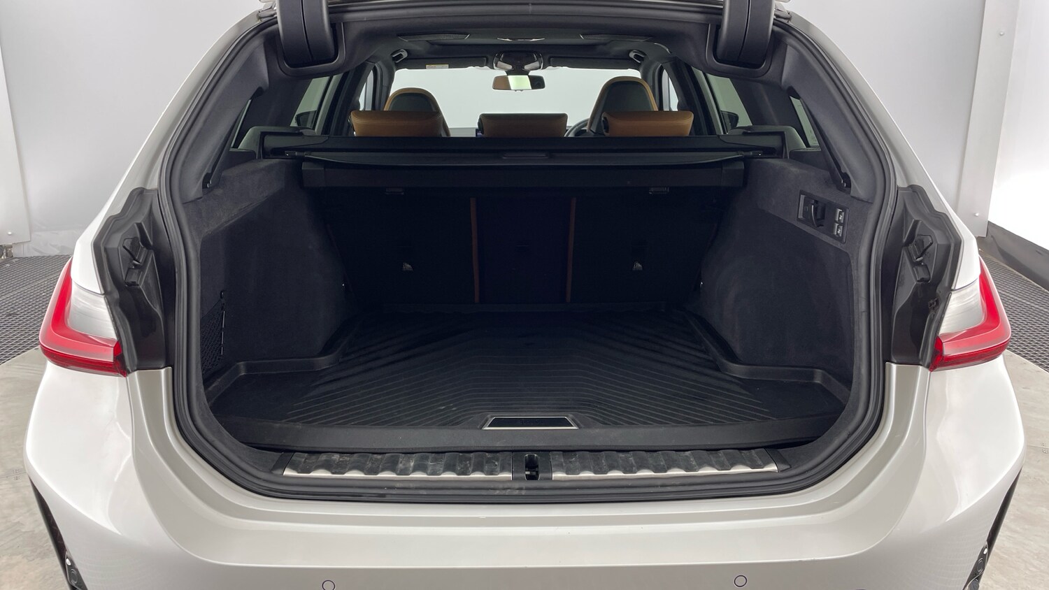 Used BMW 3 Series 2024 for sale - 77676995: Photo 13