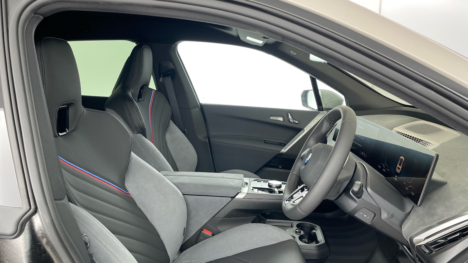 Used BMW iX 2025 for sale - 76614692: Photo 11