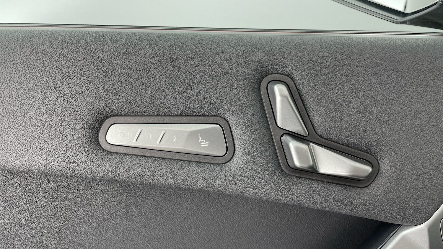 Used BMW iX 2025 for sale - 76614692: Photo 30