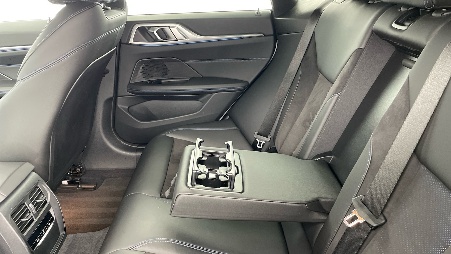 Used BMW i4 2022 for sale - 77409338: Photo 35