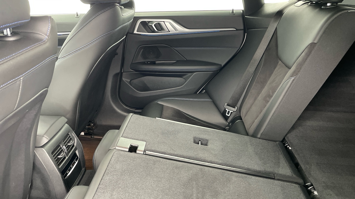 Used BMW i4 2022 for sale - 77409338: Photo 39