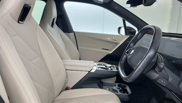 Used BMW iX 2022 for sale - 76265926: Photo 11