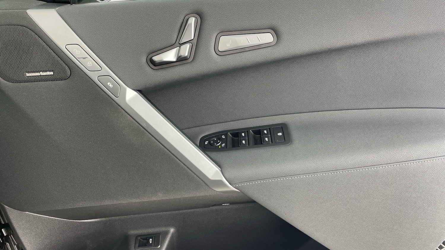 Used BMW iX 2025 for sale - 77206892: Photo 53