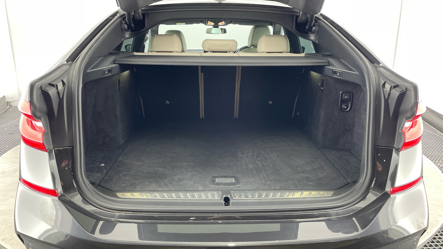 Used BMW 6 Series 2018 for sale - 76948174: Photo 13