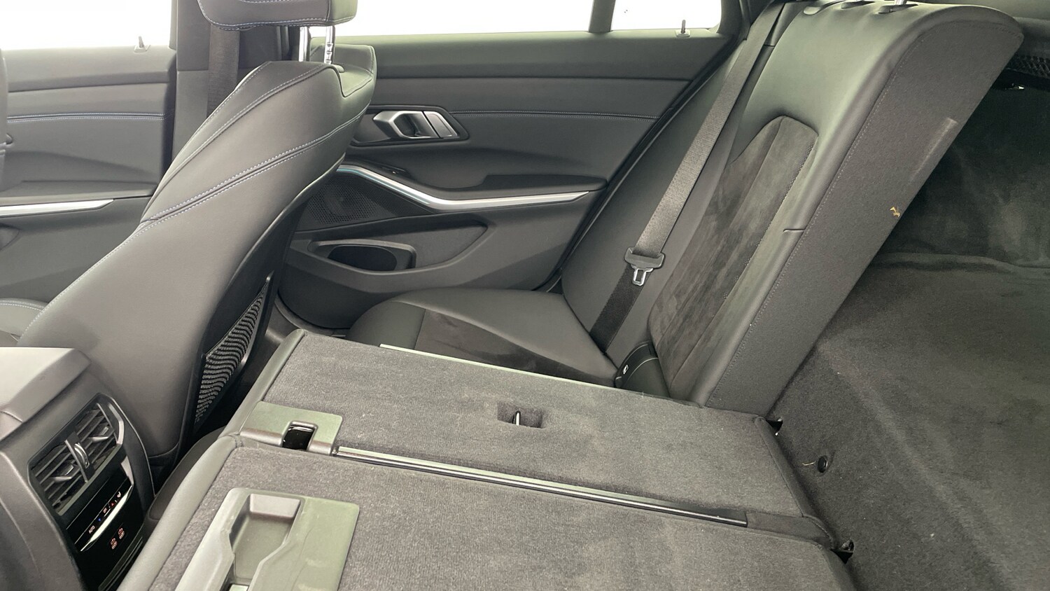 Used BMW 3 Series 2023 for sale - 76413249: Photo 39