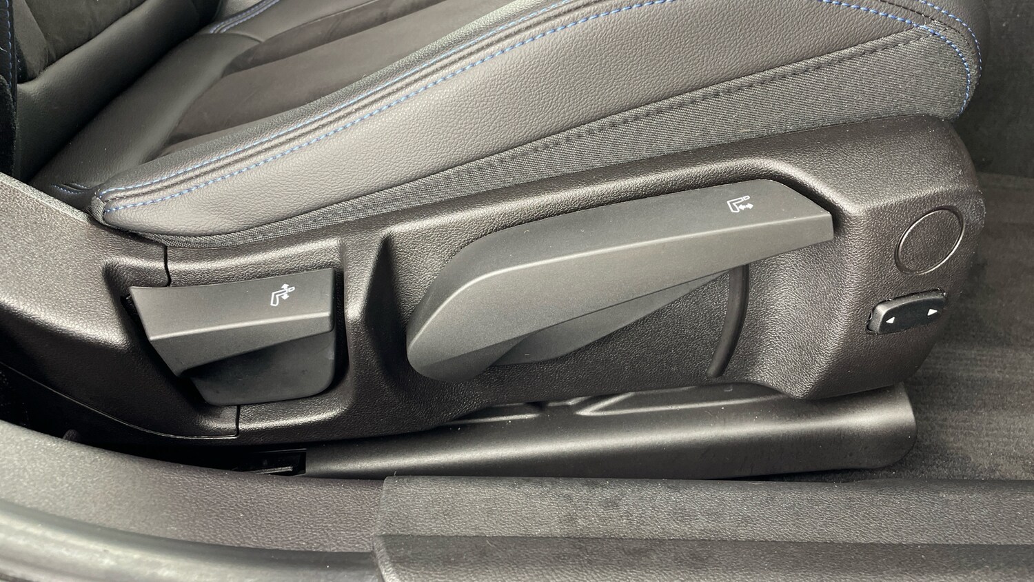 Used BMW 3 Series 2023 for sale - 77116383: Photo 51