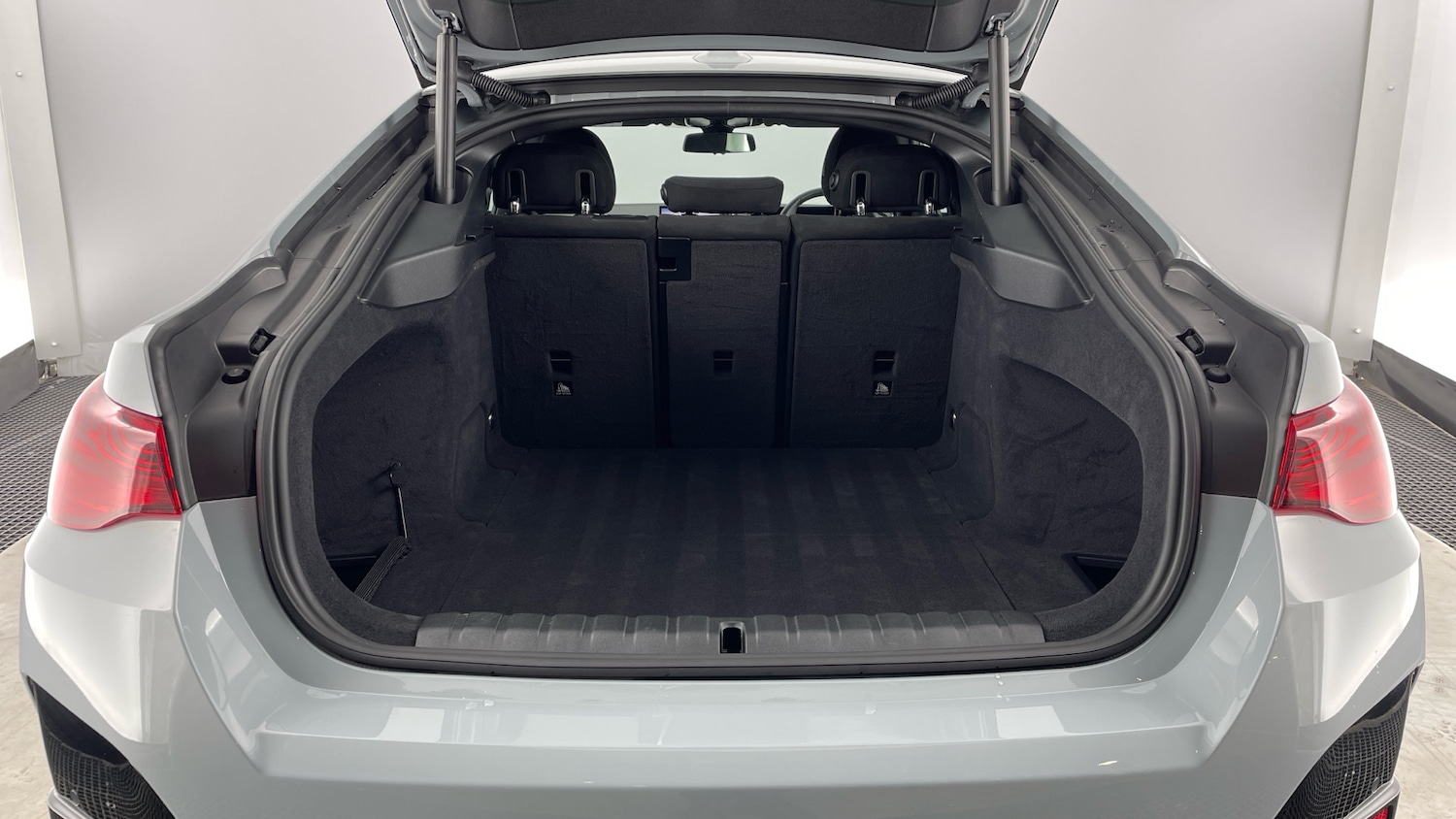 Used BMW i4 2025 for sale - 77137486: Photo 13