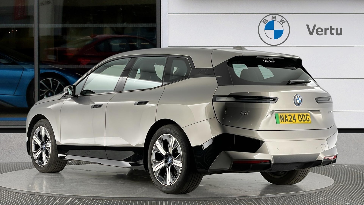 Used BMW iX 2024 for sale - 77116388: Photo 2