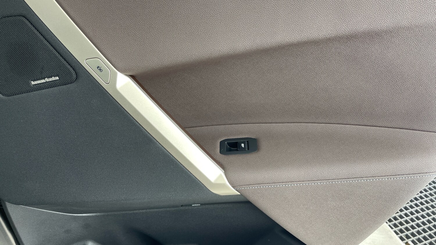 Used BMW iX 2024 for sale - 77116388: Photo 46