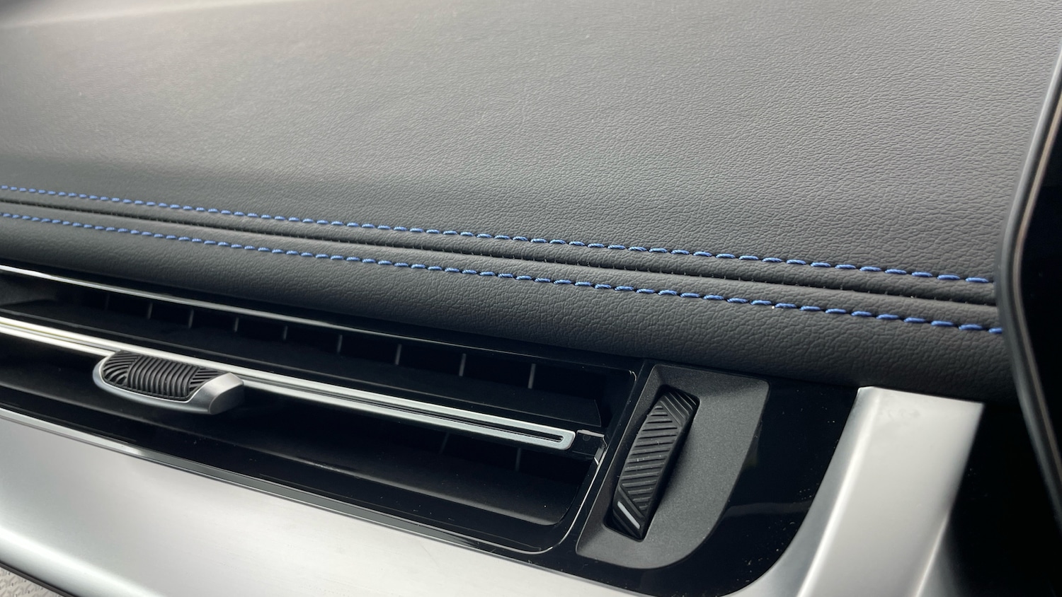 Used BMW iX1 2025 for sale - 76450276: Photo 76