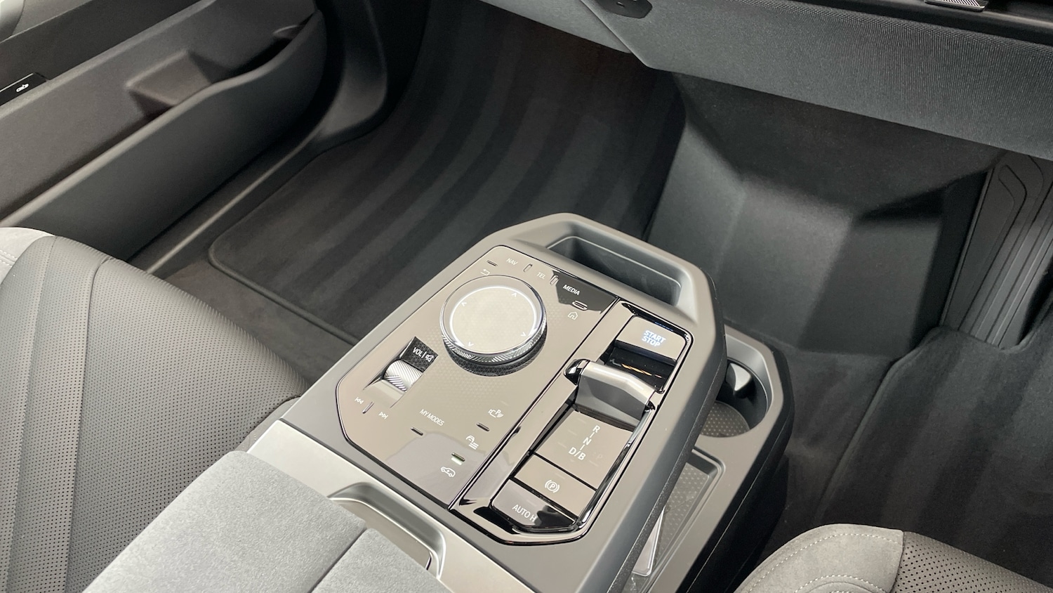 Used BMW iX 2025 for sale - 76477786: Photo 10