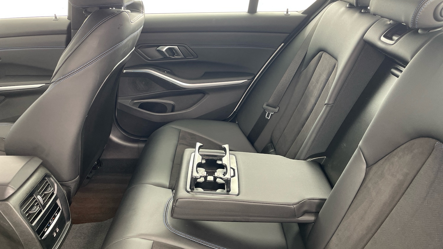 Used BMW 3 Series 2024 for sale - 76455141: Photo 35