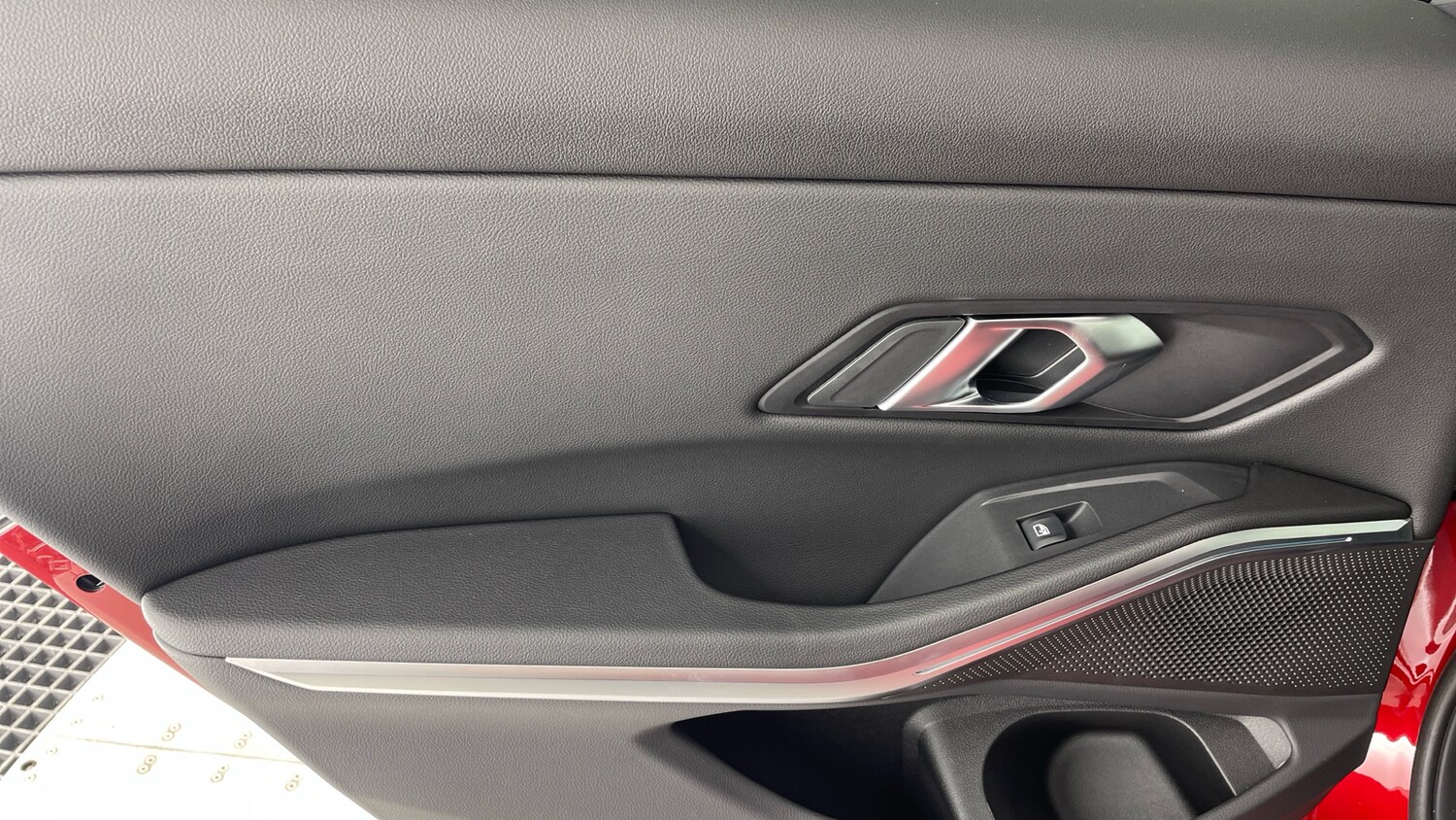 Used BMW 3 Series 2025 for sale - 77069208: Photo 32