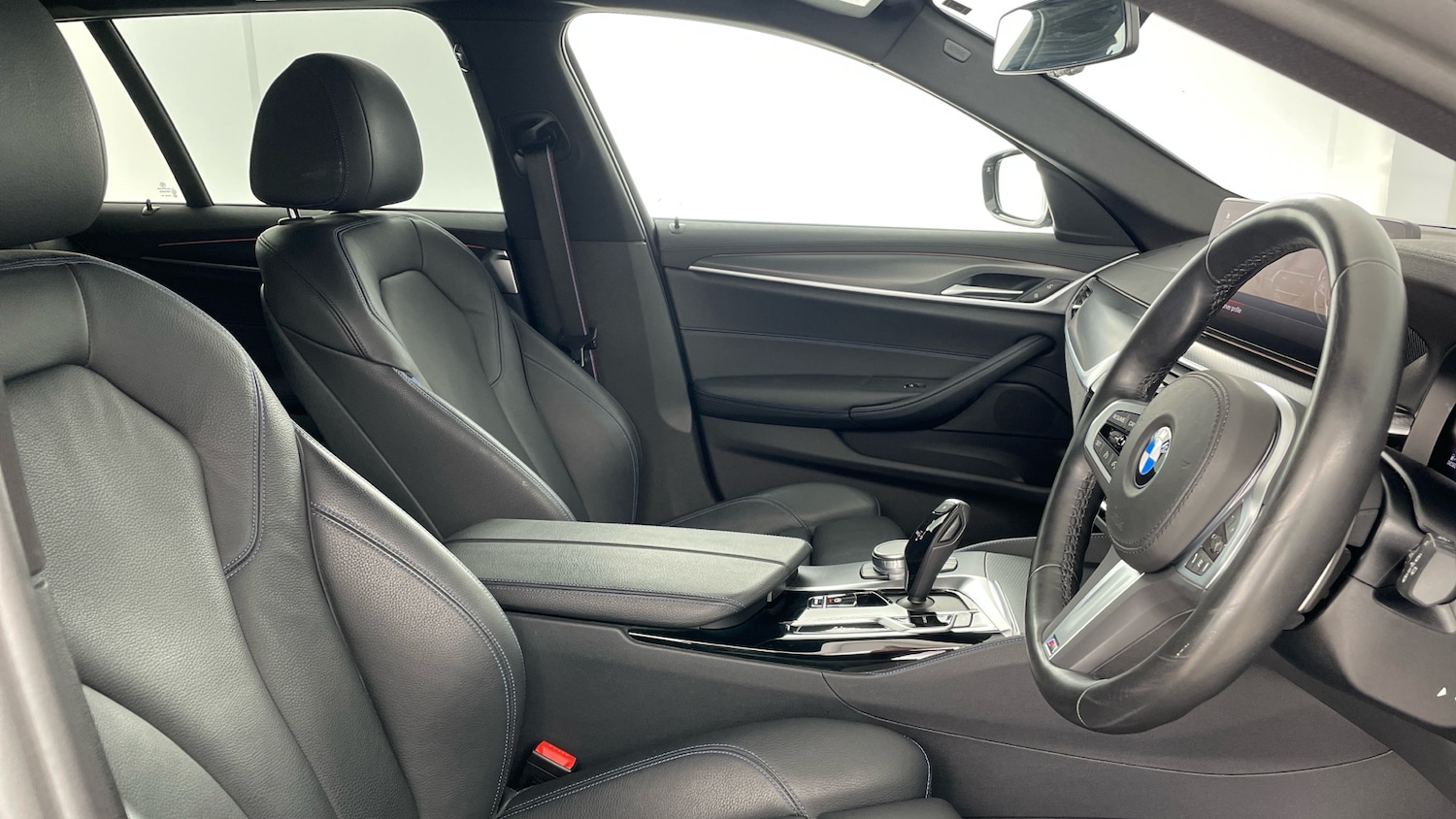 Used BMW 5 Series 2022 for sale - 76402322: Photo 11