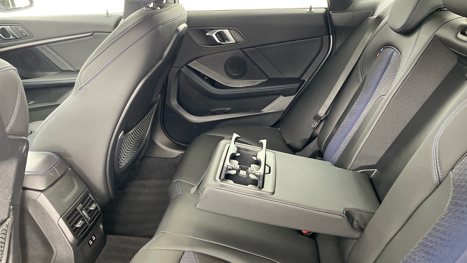 Used BMW 2 Series 2023 for sale - 77125000: Photo 36