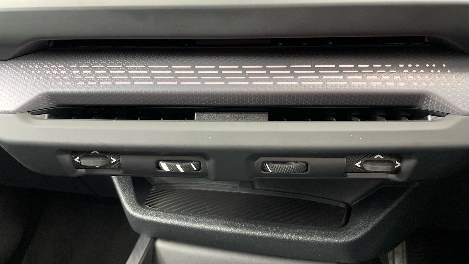 Used BMW 1 Series 2025 for sale - 77286152: Photo 65