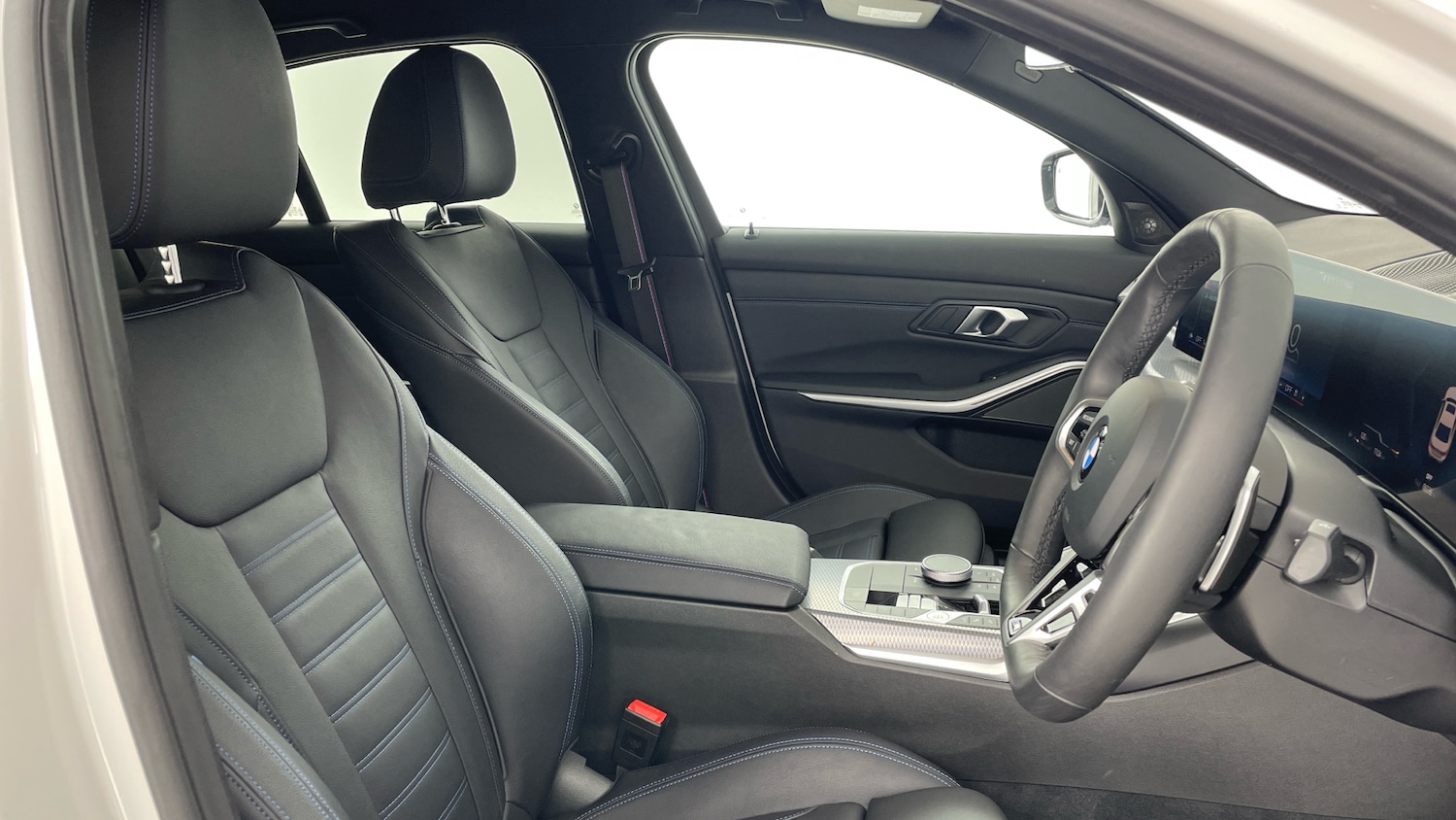 Used BMW 3 Series 2025 for sale - 76340990: Photo 11