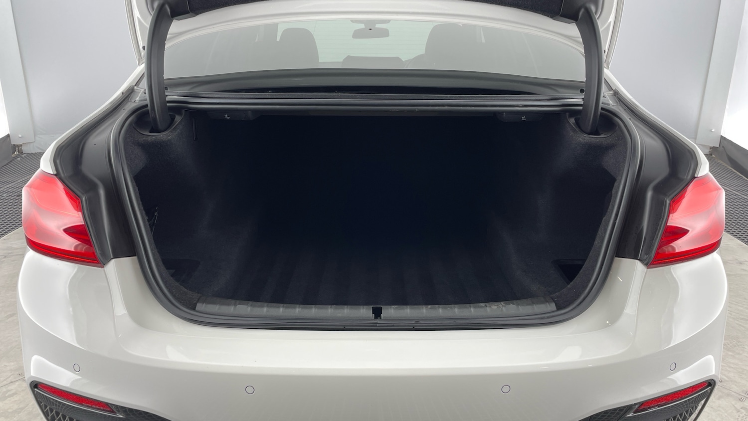 Used BMW 5 Series 2018 for sale - 77543532: Photo 13