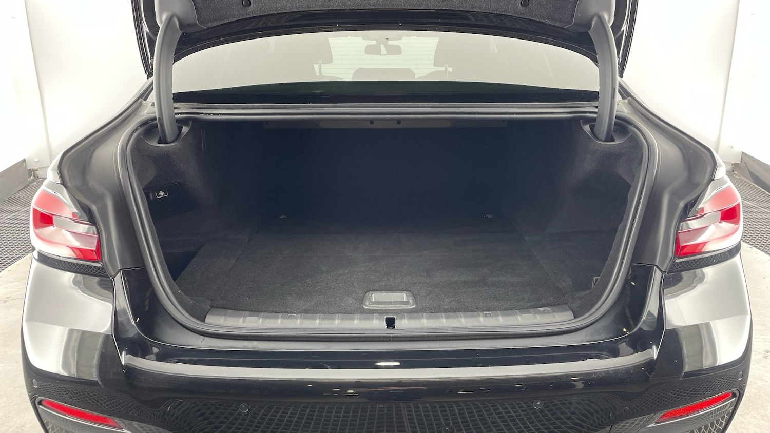 Used BMW 5 Series 2021 for sale - 76737927: Photo 13