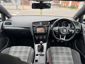 Used Volkswagen Golf 2015 for sale - 76209034: Photo 2