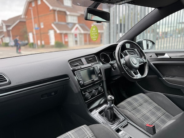 Used Volkswagen Golf 2015 for sale - 76209034: Photo 38