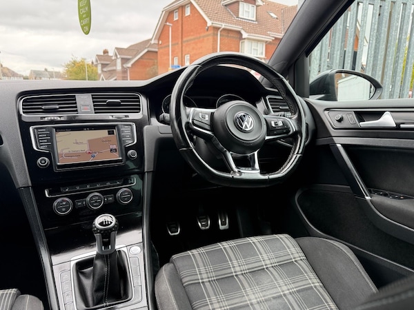 Used Volkswagen Golf 2015 for sale - 76209034: Photo 3