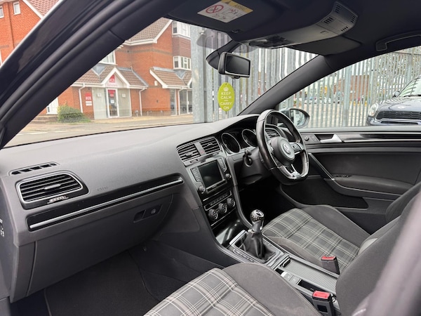 Used Volkswagen Golf 2015 for sale - 76209034: Photo 42