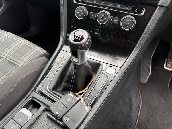 Used Volkswagen Golf 2015 for sale - 76209034: Photo 4