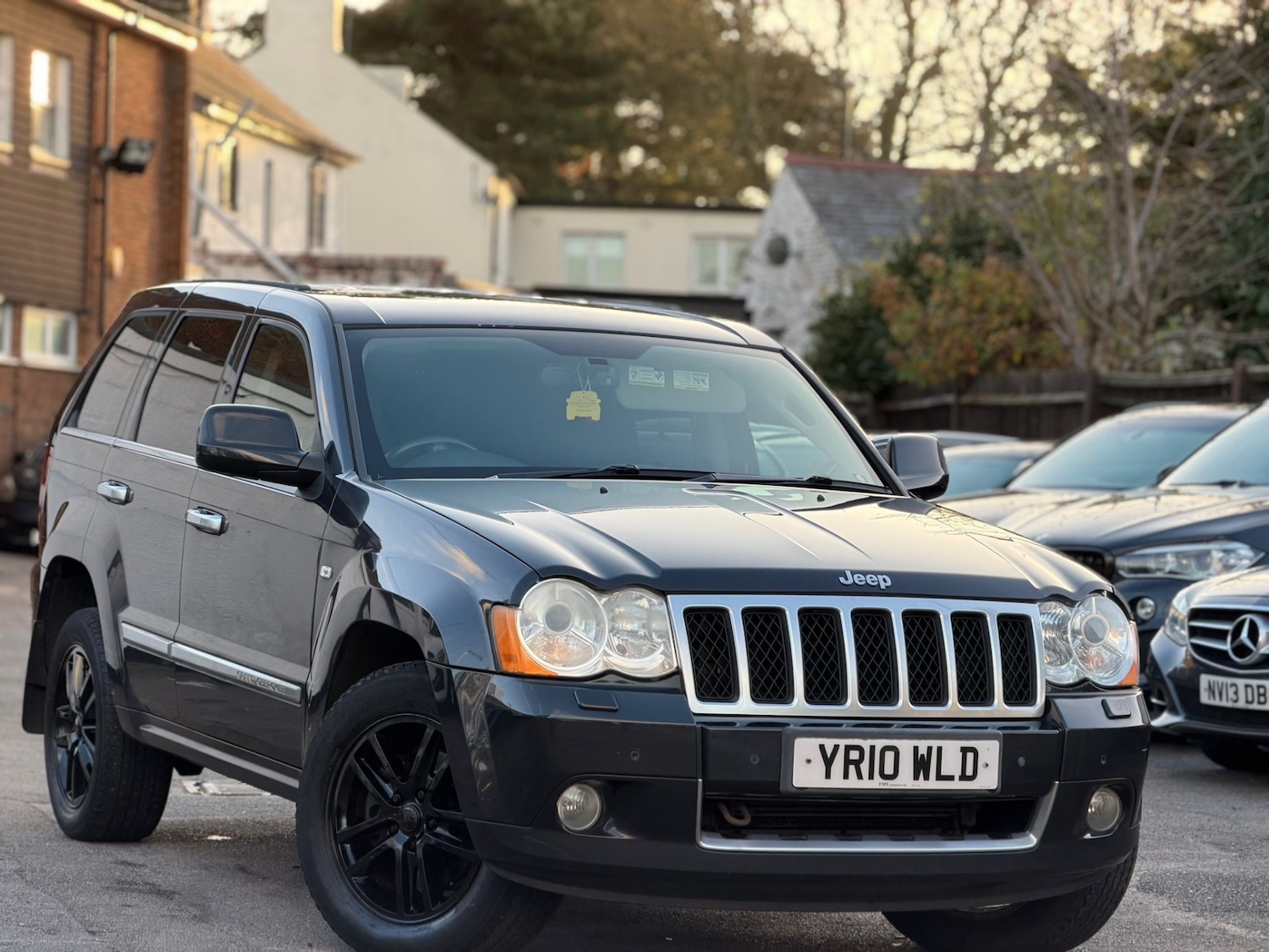Used Jeep Grand Cherokee 2010 for sale - 76605996: Photo 1