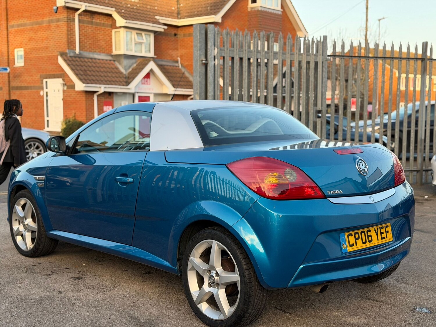 Used Vauxhall Tigra 2006 for sale - 76605985: Photo 10