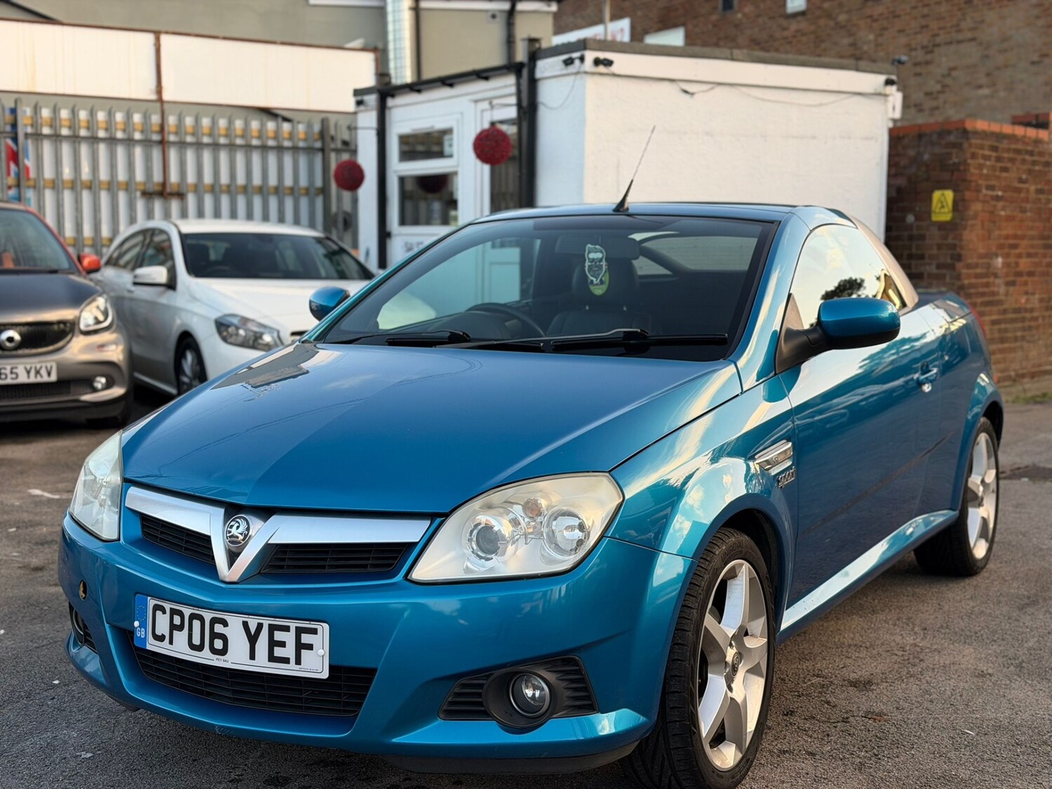 Used Vauxhall Tigra 2006 for sale - 76605985: Photo 6