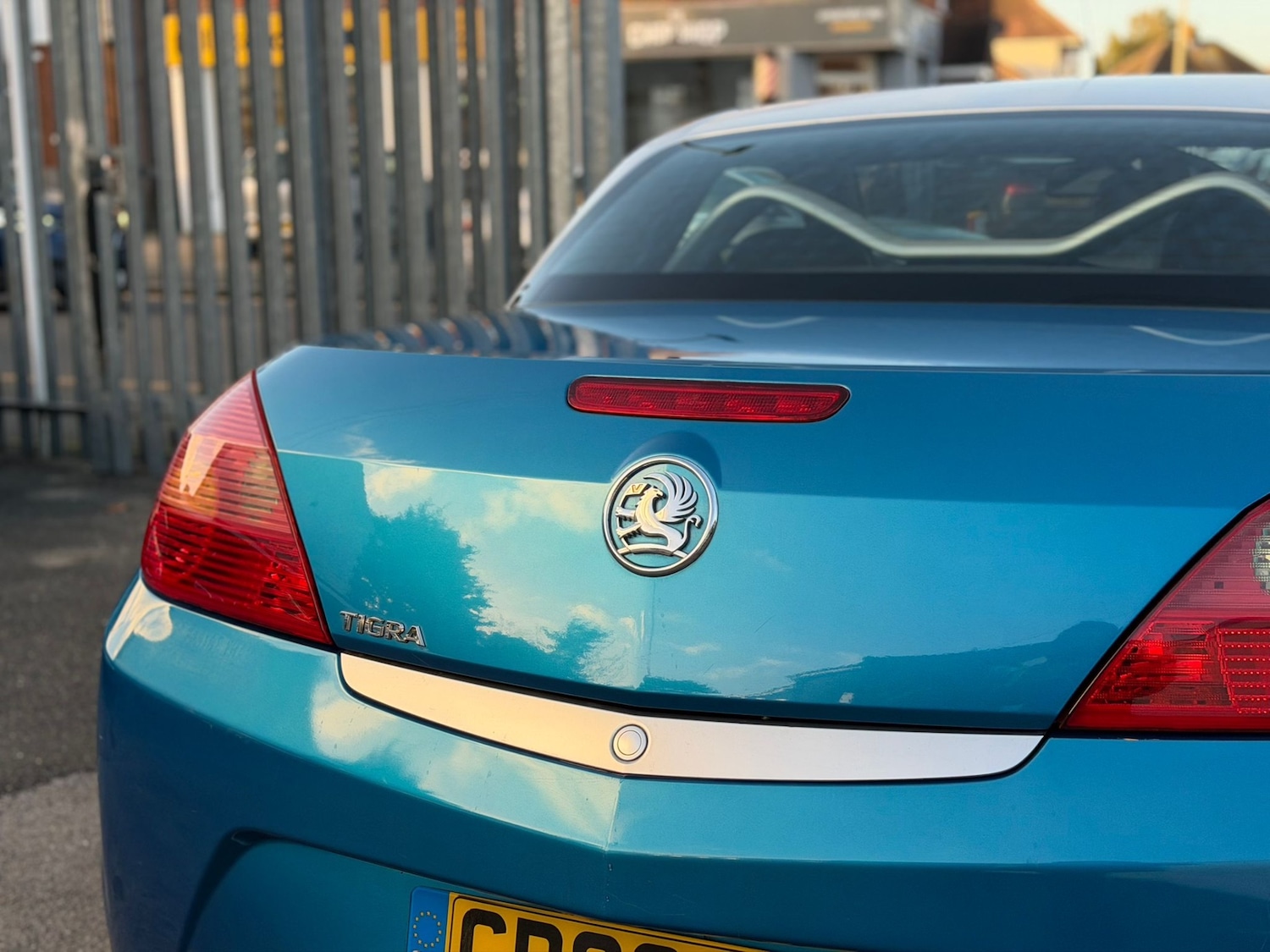 Used Vauxhall Tigra 2006 for sale - 76605985: Photo 8