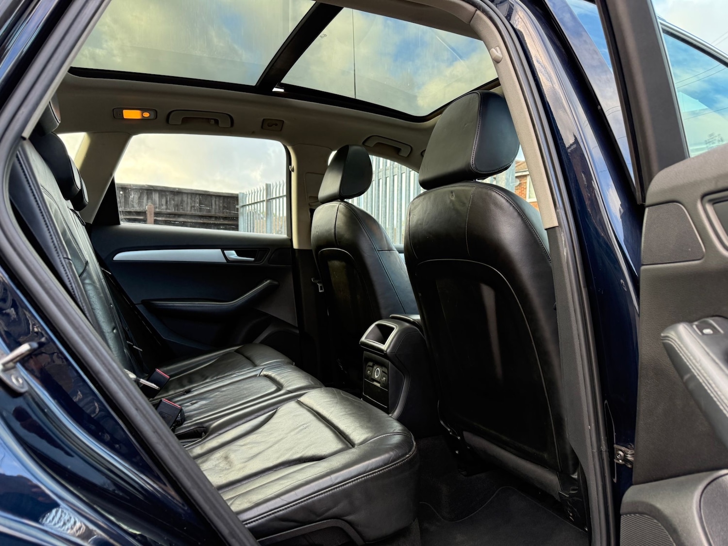 Used Audi Q5 2010 for sale - 76402714: Photo 16